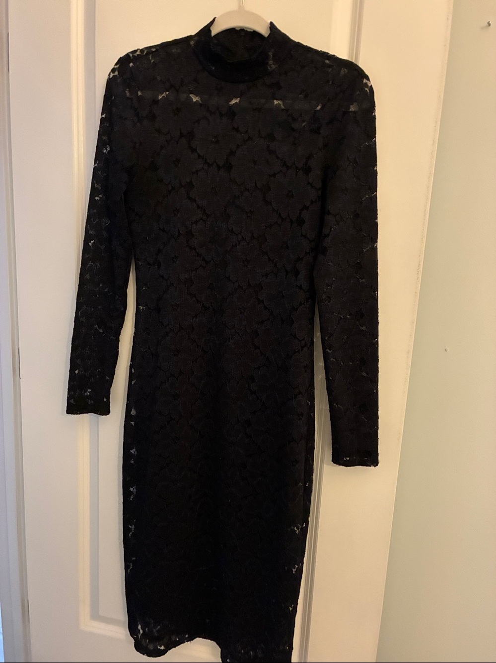Chelsea28 Black & Navy Floral Lace Midi Dress Size Medium